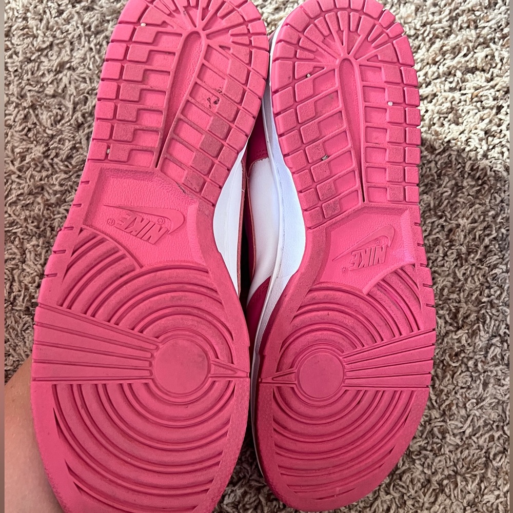 Nike Dunk Low Pink and White Shoes - Picture 4 of 4